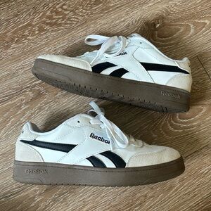 Reebok galaxy7 sneakers, size 8, white/beige/black w/ dark gum sole